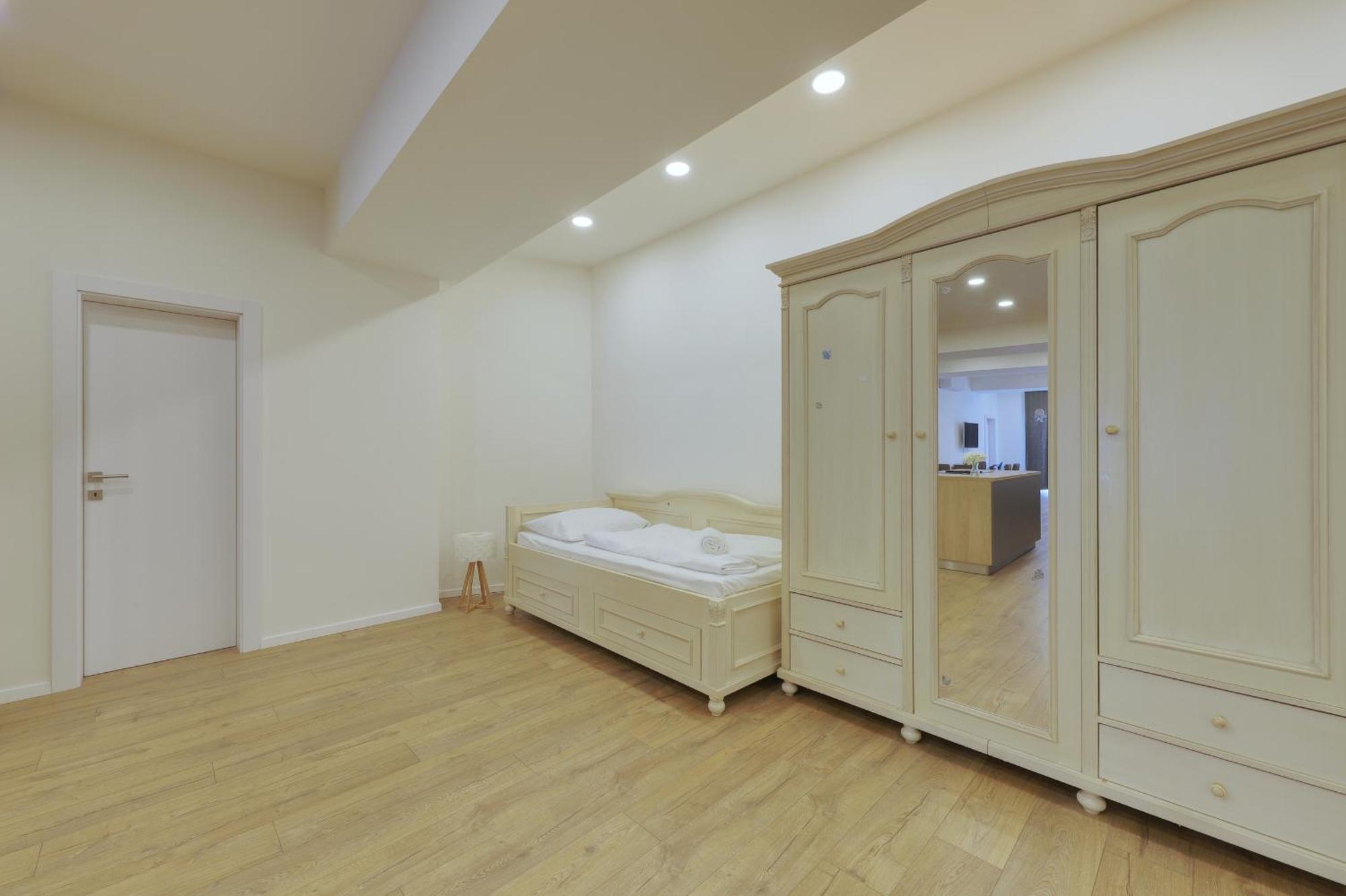 Shone Apartment Old Town 2 Bedroom Bratysława Zewnętrze zdjęcie